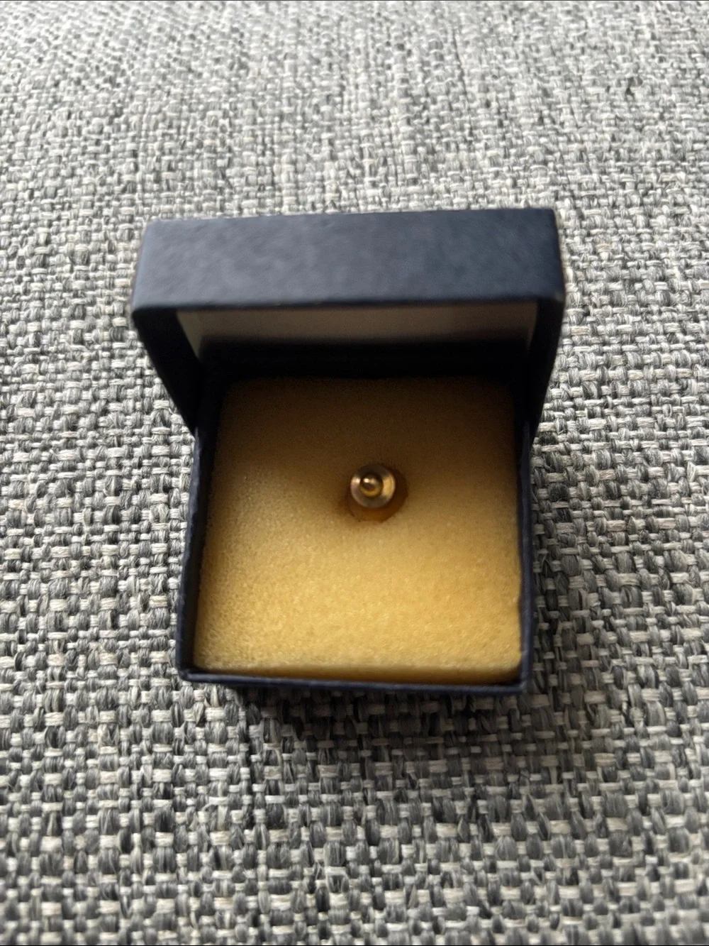 Wal Mart 5yr Gold Tone Lapel Pin